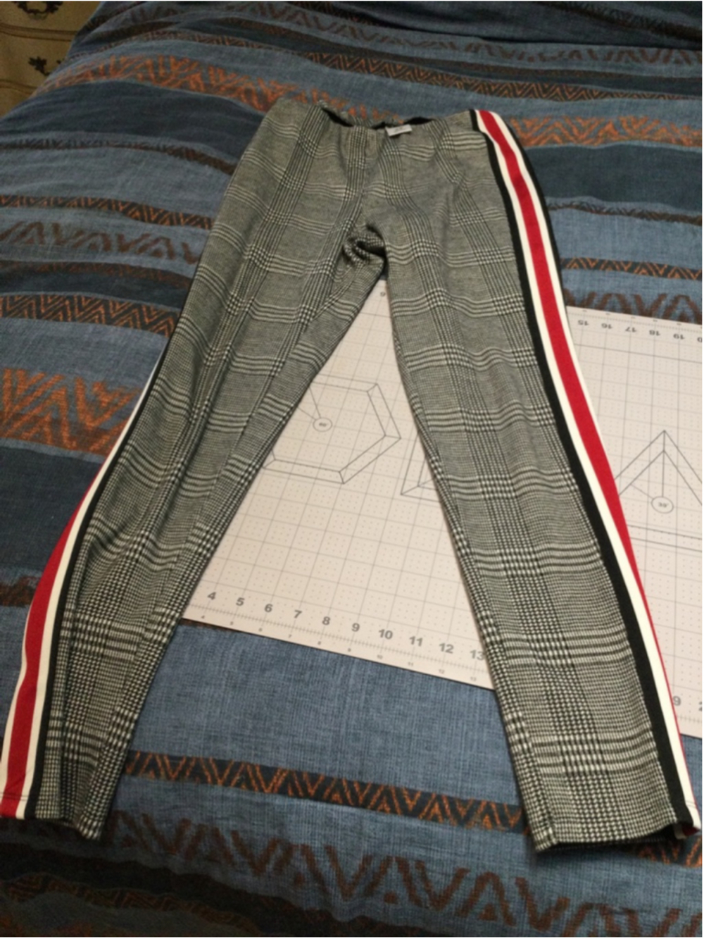 Women's Unbranded Plaid Leggings M Black White Red